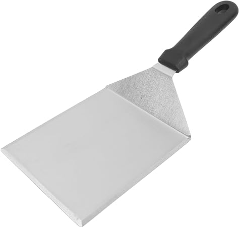 <p>ملاس عريض بطرف حاد&nbsp;</p>